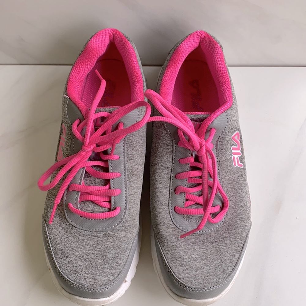 Fila Women's Gray Pink Casual Sneakers Size 9